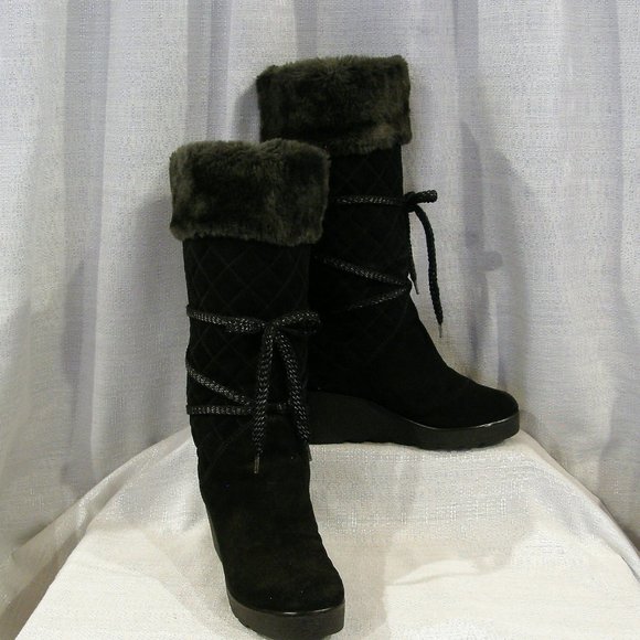 COPY - Beautiful Authentic MARC JACOBS Black Quilted Suede Fur Platform Boots s… - Picture 4 of 7
